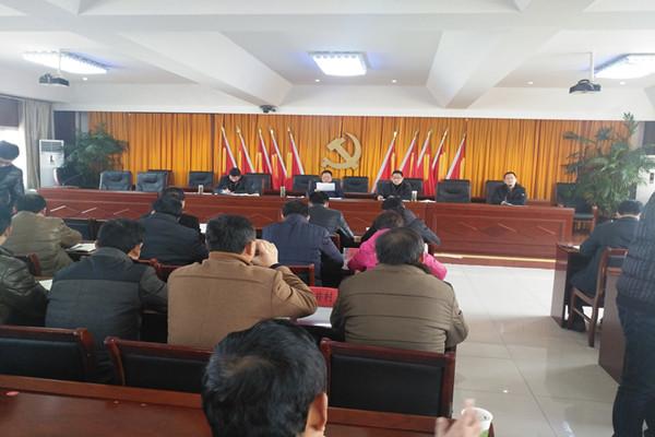 杨庙镇党委书记讲党课：深化“三种意识”  强化党员理念.jpg