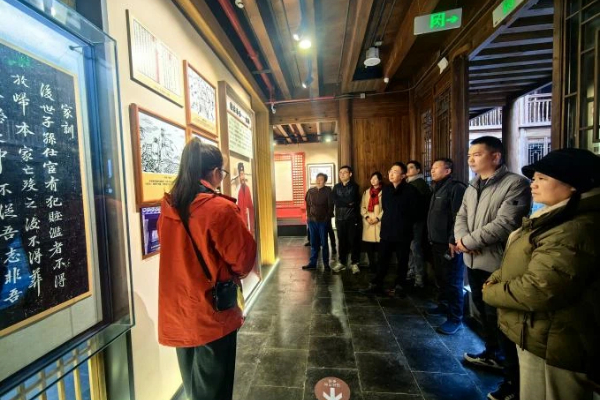 长丰县岗集镇:党建引领点线面 党校提质育先锋.jpg